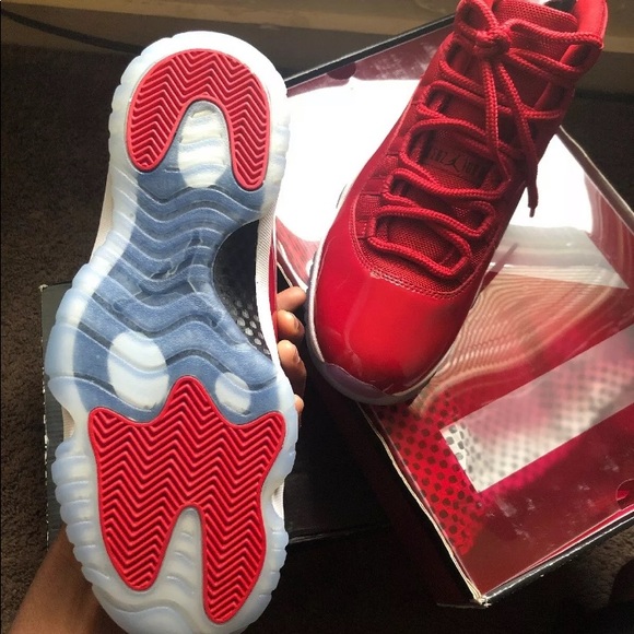 Air Jordan 11 retro - Picture 2 of 3